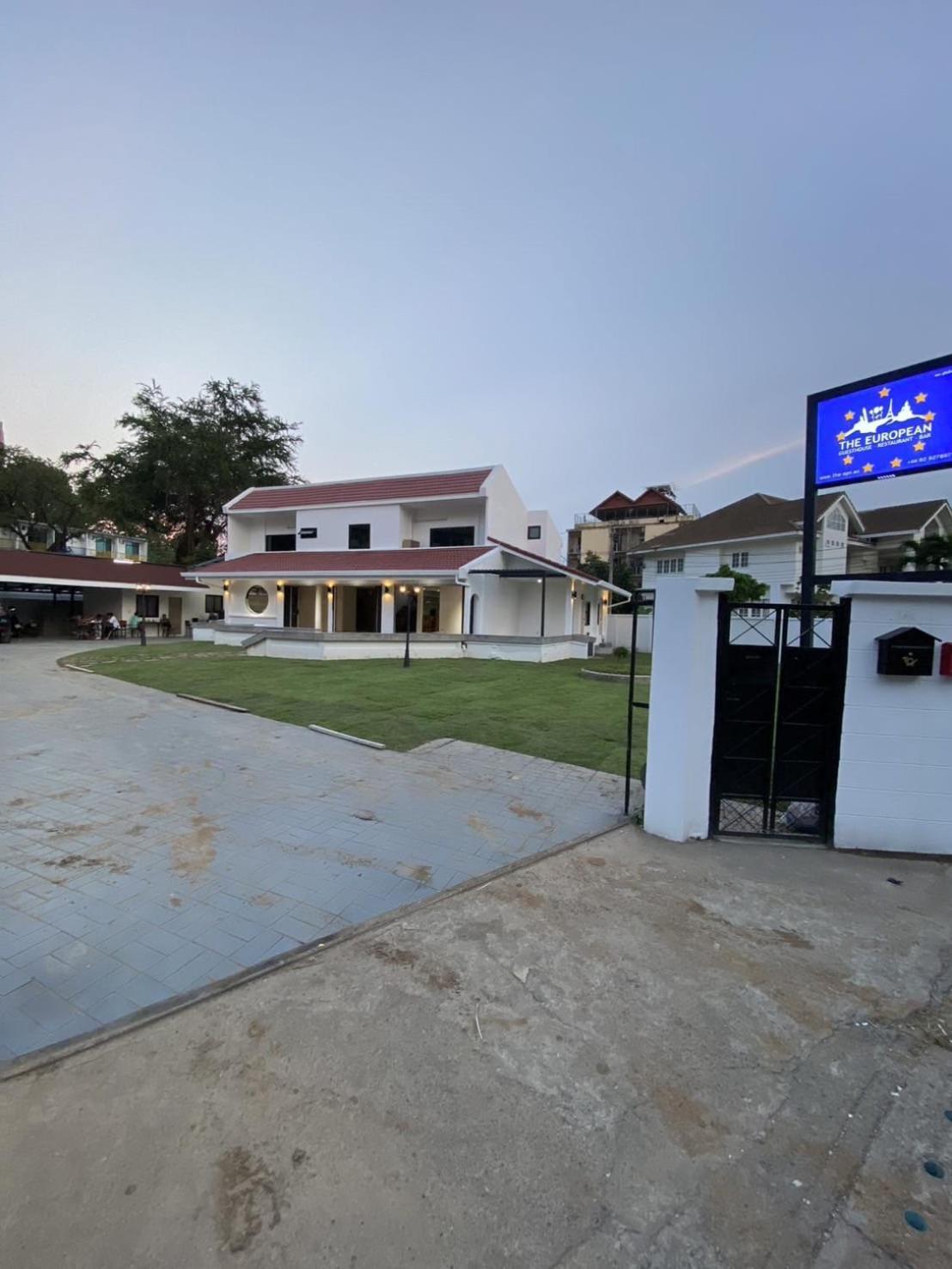 The European Chiang Mai Hotel Buitenkant foto
